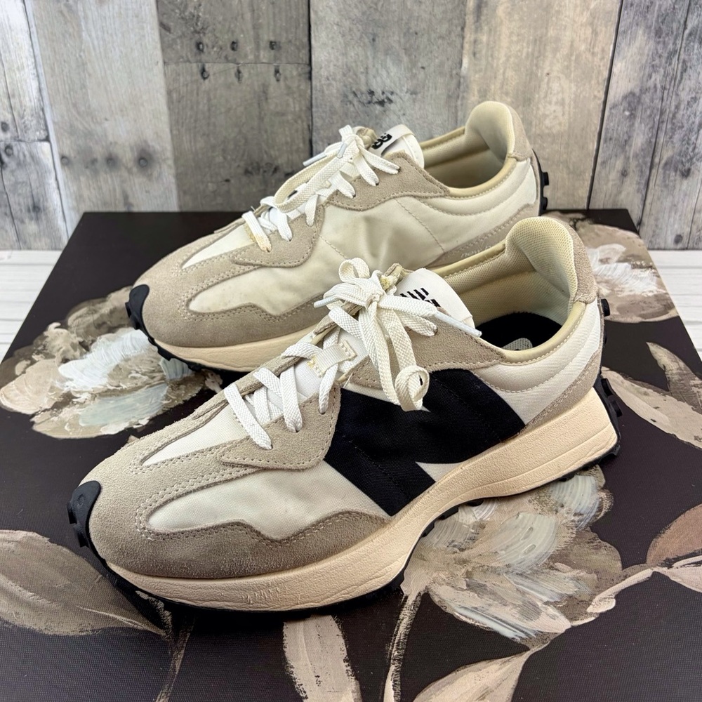 New Balance 327 Sneaker in Sea Salt Black Combo Size 9 Medium Width Fit. - Picture 2 of 11